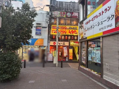 ララァへの道順 4／8：突き当りを右折します。