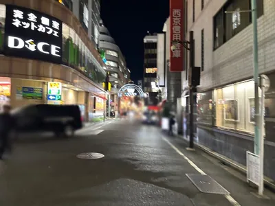 PG （SMILE BAR ピージー）への道順 4／5：渡ったら左の路地へ入ります。