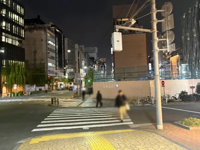 花友禅 （ハナユウゼン）への道順 4／10：二つ目の横断歩道を渡ります。