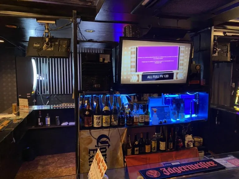 経堂　プラスの店内
