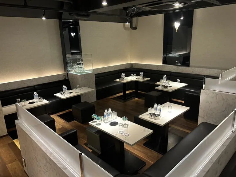 エンジェルフェザーの店内