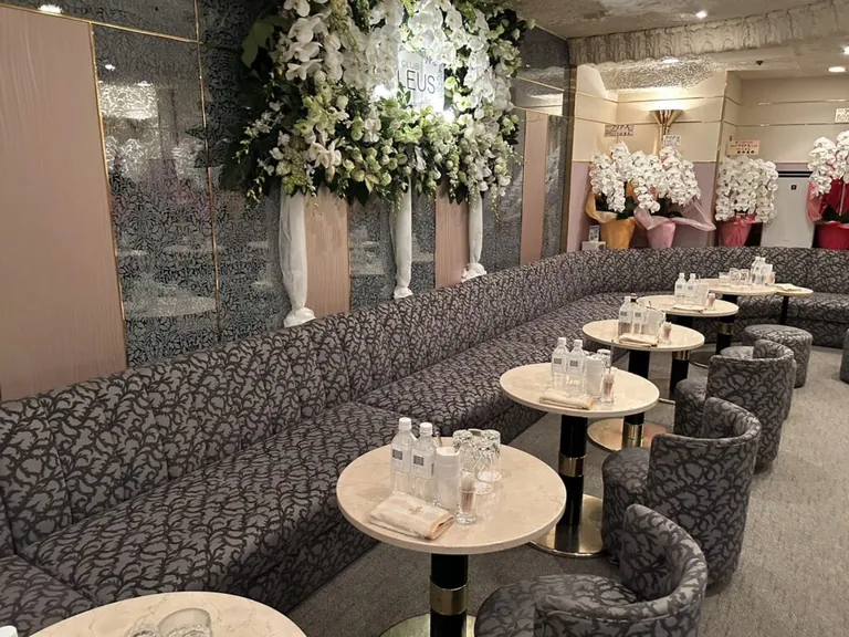クリアスの店内