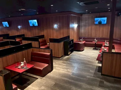 五井　ナウの店内