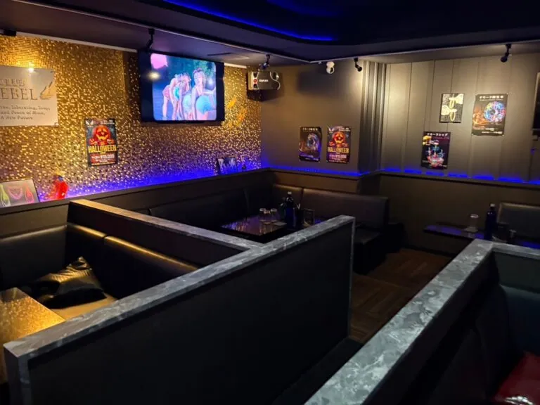 レブルの店内