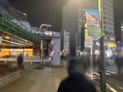 スパイスへの道順 3／9：右手一つ目の横断歩道を渡ります。