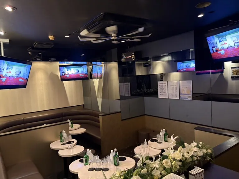 ブリリアントクラブの店内