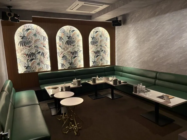 ドンフィンの店内