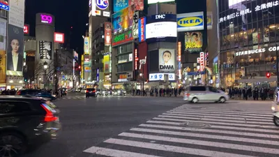 J クラブ（ジェイクラブ）への道順 1／4：渋谷駅ハチ公口を出たら大盛堂書店の方面へスクランブル交差点を渡ります。