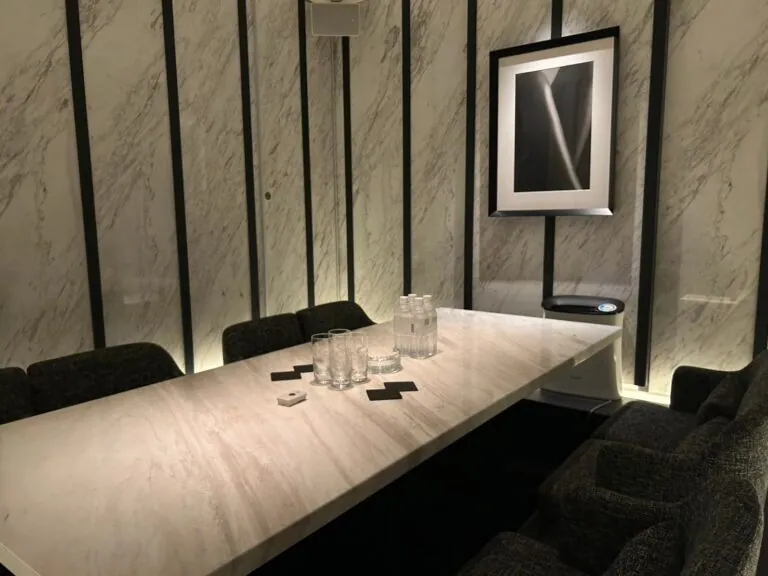 DIX （ディーアイエックス）の店内
