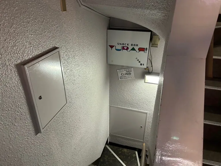 ユラリの店内