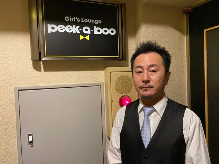 ピーカーブーの店内