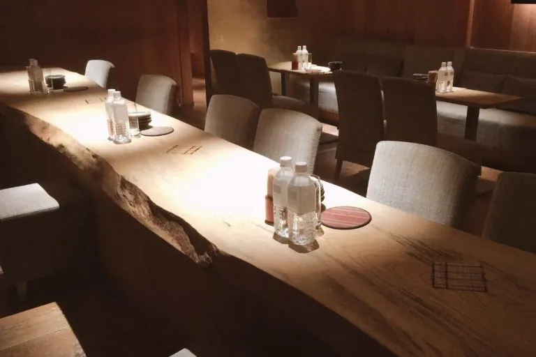 結（ユイ）の店内