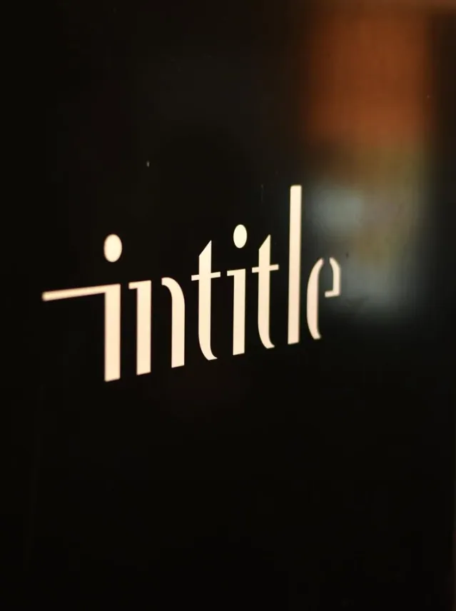 インタイトルの店内