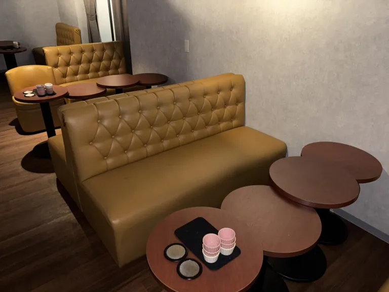 アイドマの店内