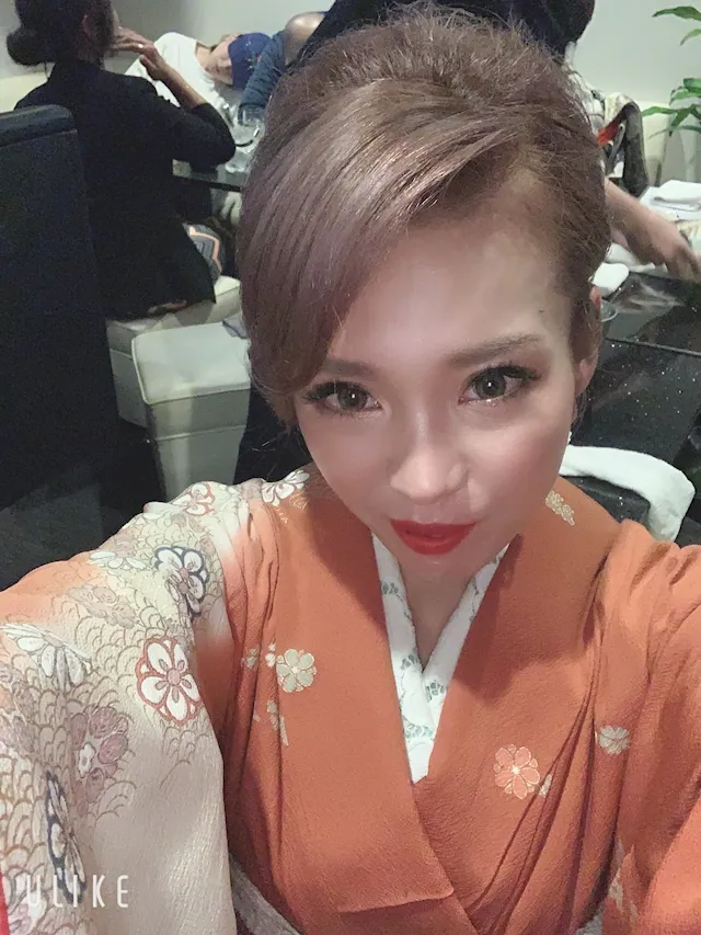 ハナビの店内