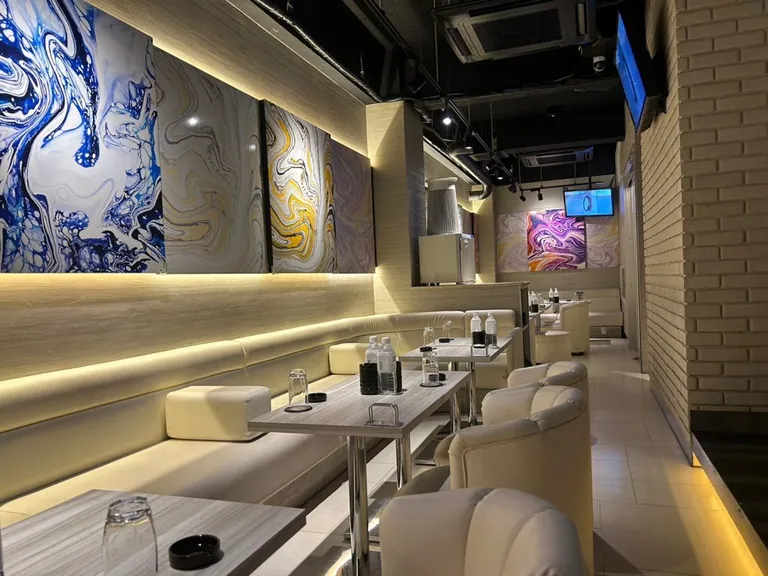 三鷹 アークの店内