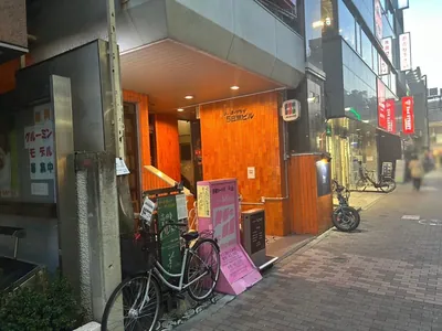 美香の部屋 （ミカノヘヤ）への道順 10／10：少し進むと高円寺美香の部屋の入る「第5日東ビル」があります。