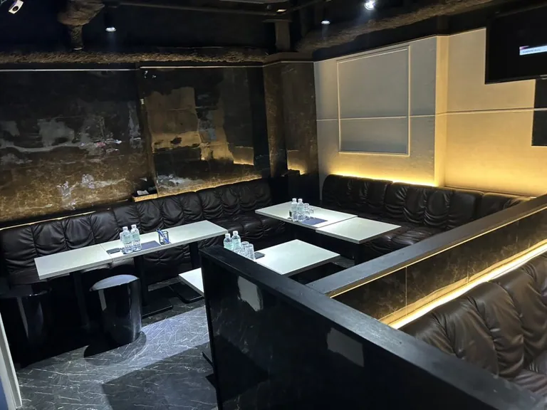 人魚姫 （ニンギョヒメ）の店内