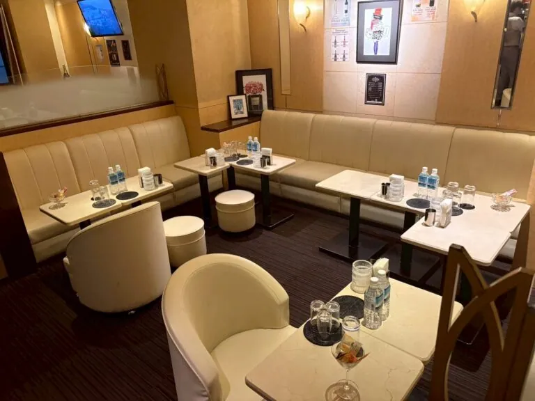 銀 （ギン）の店内