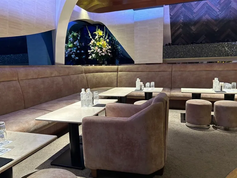 バルカレスの店内