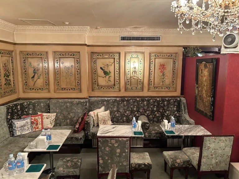 あし田 （アシダ）の店内