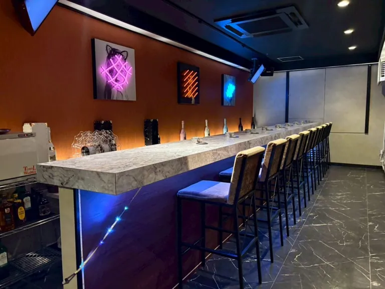 レオン （Girl’s Bar Leon）の店内
