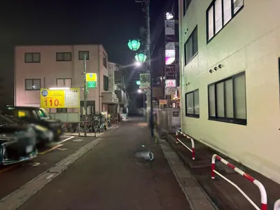 テンプテーションへの道順 10／11：直進します。