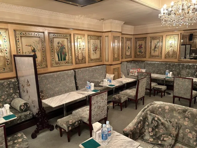 あし田 （アシダ）の店内