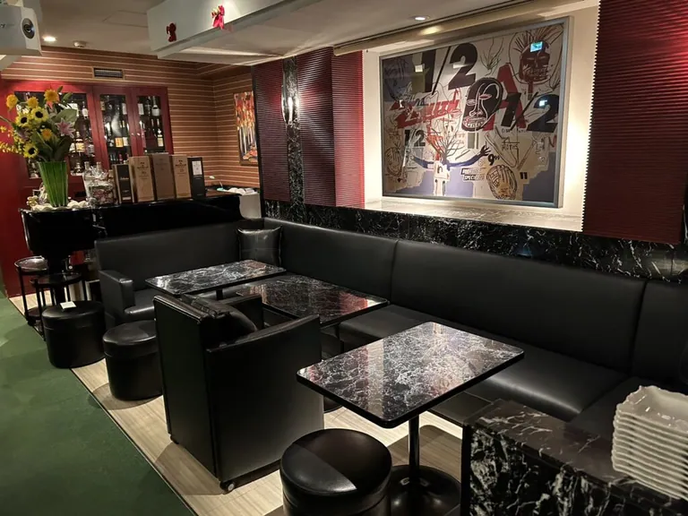 りぼん （リボン）の店内