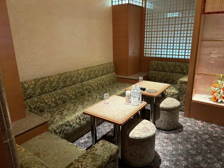 撫子 （ナデシコ）の店内
