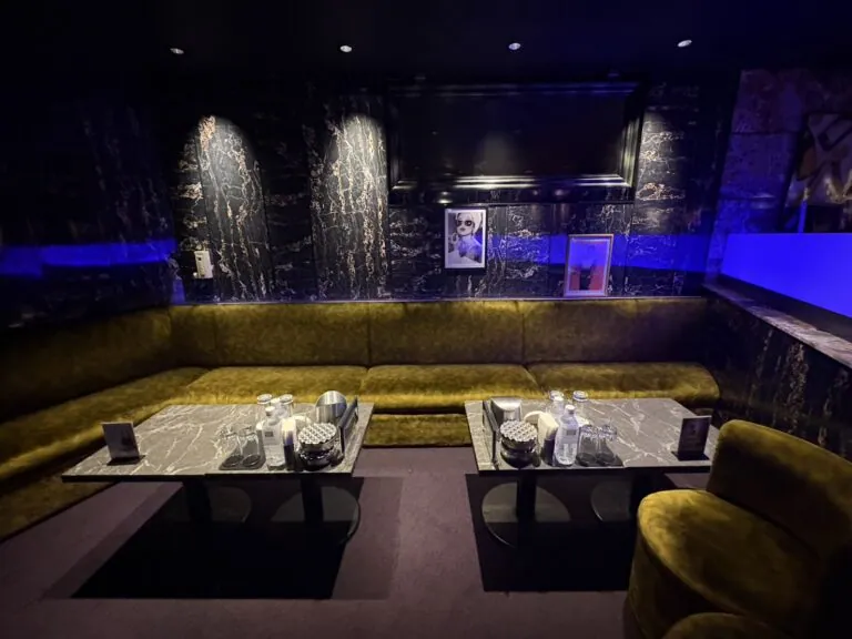 小岩　エンペラーズラウンジ （Emperor’s Lounge）の店内