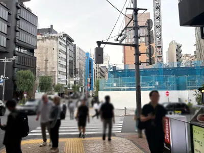 エンへの道順 4／10：二つ目の横断歩道も渡ります。