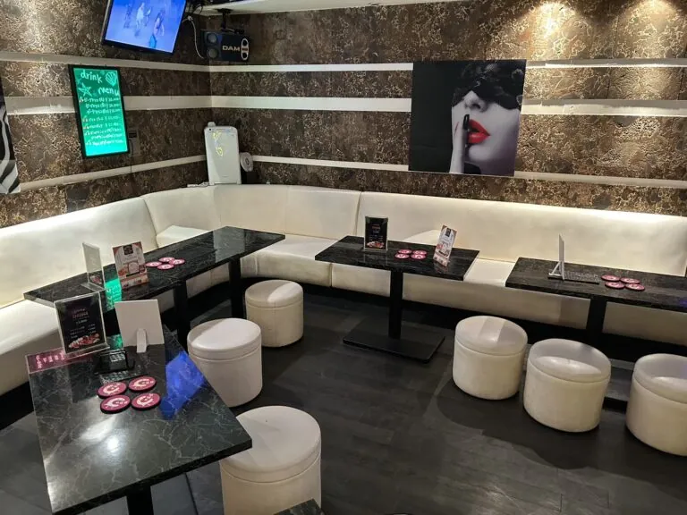 エッグの店内