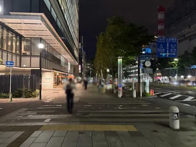 M （エム）への道順 7／12：二つ目の路地も越えます。