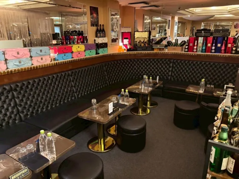 シュシュの店内