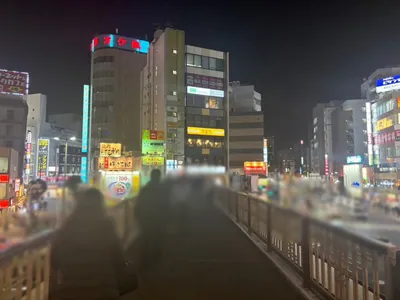 センスへの道順 4／11：階段を上ったら左へ進みます。