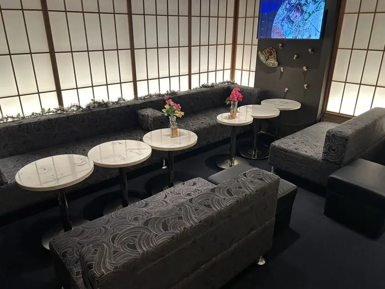 華れ （ハナレ）の店内