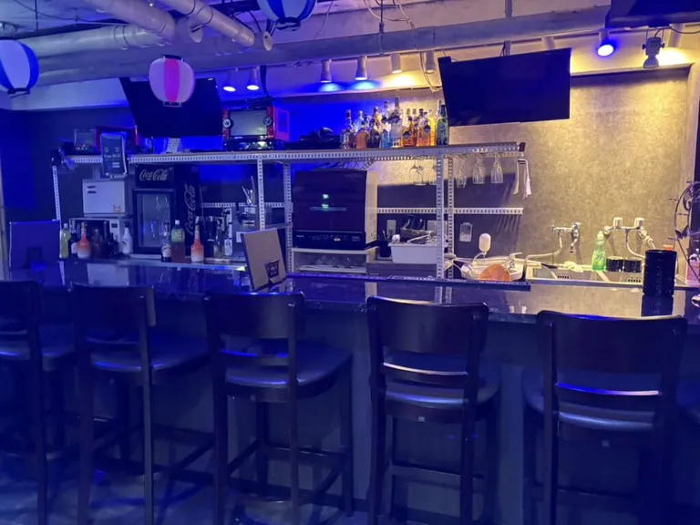 新宿三丁目 アステールの店内