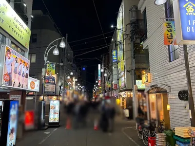 ダモン （Girl’s Bar Damon）への道順 4／8：直進し、一つ目の十字路を超えて更に直進します。