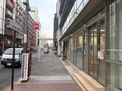 ハーレムへの道順 14／15：横断歩道を渡ったら左折します。