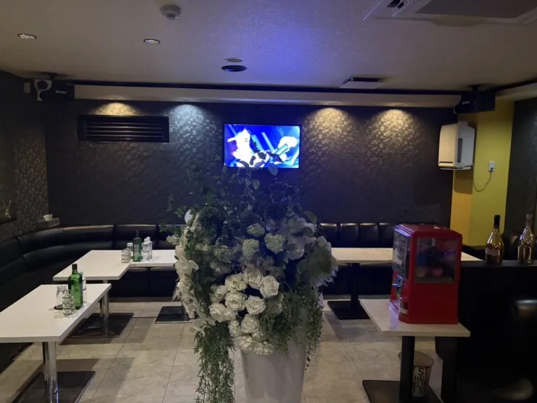 クレヨンの店内