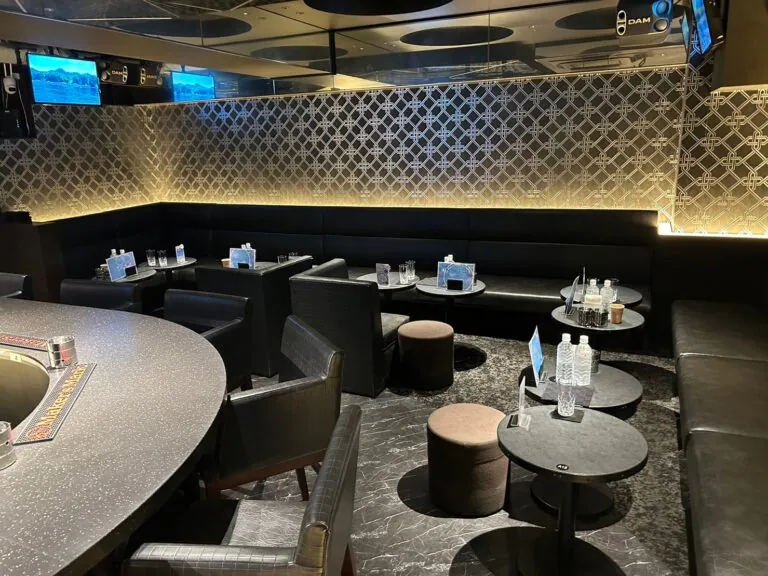 レグロ (GIRL’S BAR・LOUNGE REGRO)の店内