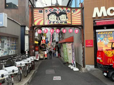 バロンドール （Club Ballond’Or）への道順 4／5：右手一つ目の路地を右折します。