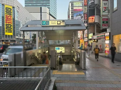 マルメロエットへの道順 1／10：「上野広小路駅」A3出口を出ます。