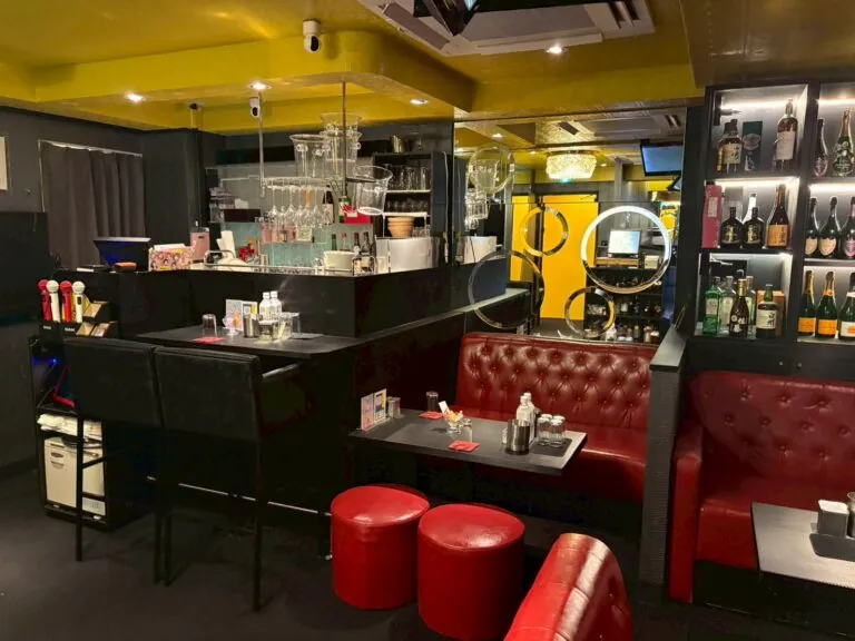 イエローラブの店内