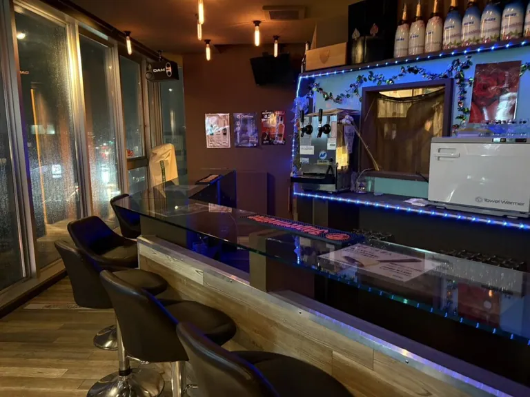 シャインの店内