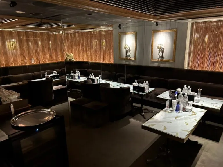 エンジェルフェザーの店内