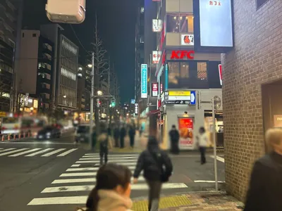 アイリスへの道順 6／8：二つ目の右手路地を右折します。
