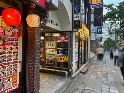 松戸　神楽 （カグラ）への道順 5／5：少し進むと左手に松戸神楽の入る「第37東京ビル」があります。