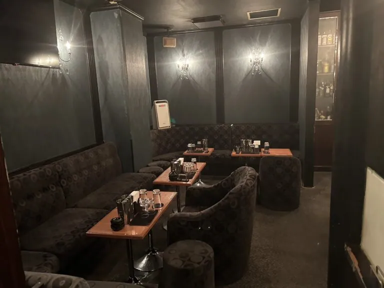 エムズ （M’s）の店内